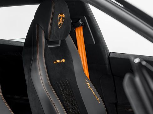 Used 2024 Lamborghini Urus Performante AWD/4WD image 39