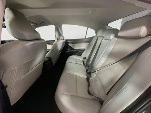 Used 2025 Toyota Camry XLE FWD image 28
