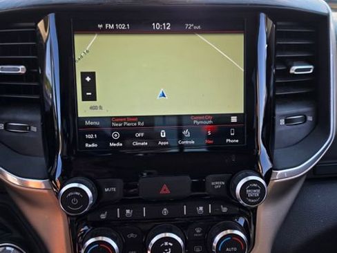 Used 2019 RAM 1500 Laramie AWD/4WD image 18