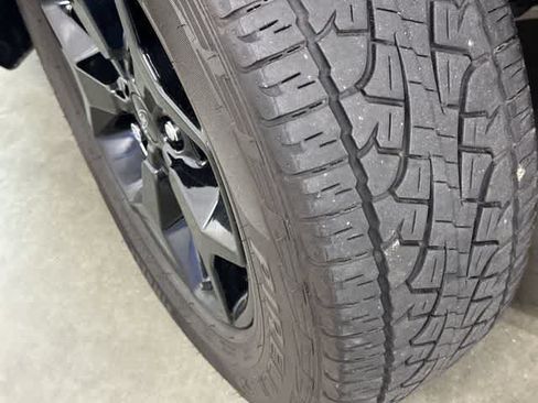Used 2024 Ford Maverick Lariat w/ FX4 Off-Road Package AWD/4WD image 29