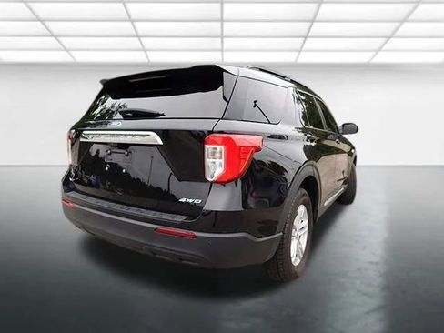 Used 2022 Ford Explorer XLT image 5