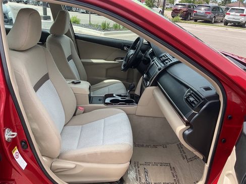 Used 2012 Toyota Camry XLE w/ Convenience Pkg FWD image 38