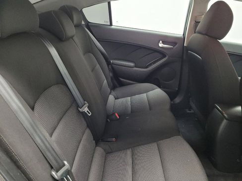 Used 2017 Kia Forte LX image 19