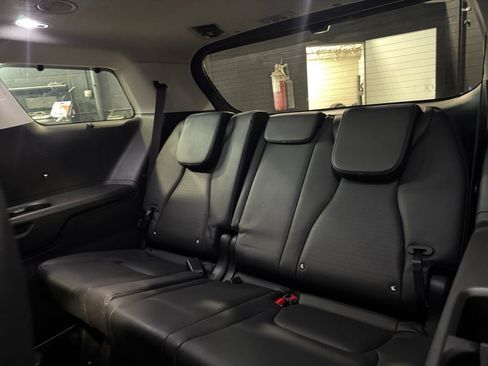 Used 2025 Kia Carnival SX Prestige FWD image 12