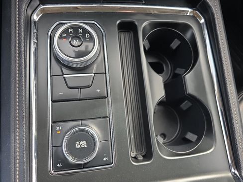 Used 2024 Ford Expedition Max XLT image 34