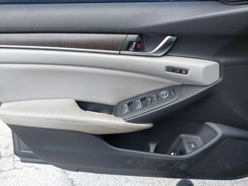 Used 2018 Honda Accord EX-L image 6
