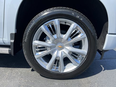 New 2026 Chevrolet Silverado 1500 High Country AWD/4WD image 11