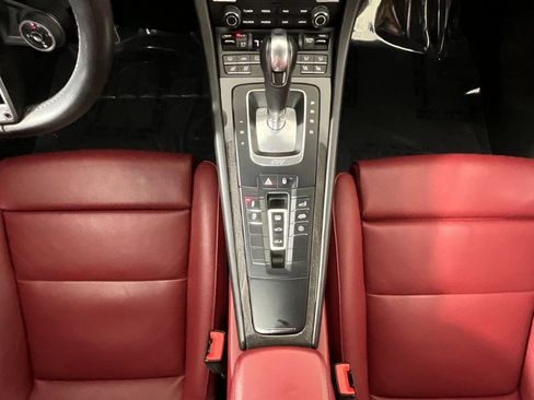 Used 2018 Porsche 911 Carrera 4S image 14