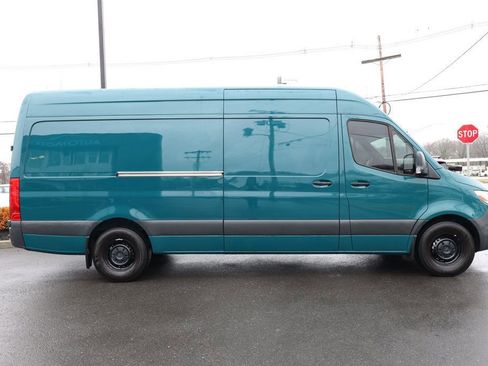 Used 2023 Mercedes-Benz Sprinter 2500 image 6