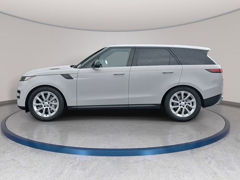 Certified 2025 Land Rover Range Rover Sport SE AWD/4WD image 9