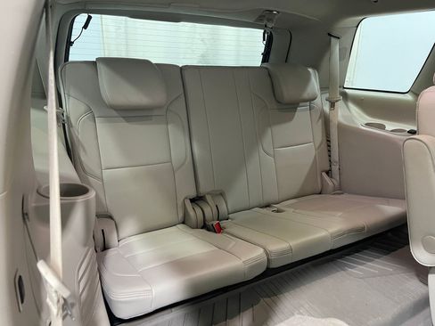 Used 2020 GMC Yukon Denali w/ Denali Premium Package image 33