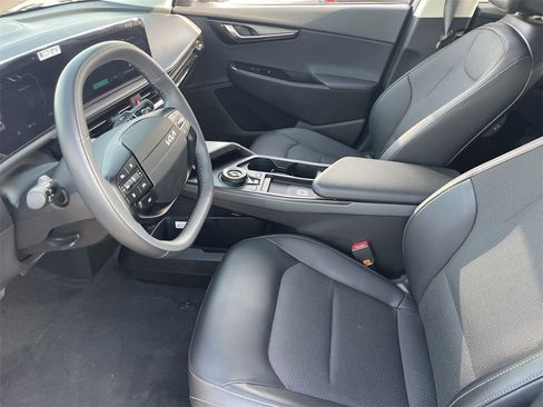 Certified 2025 Kia EV6 Light image 18