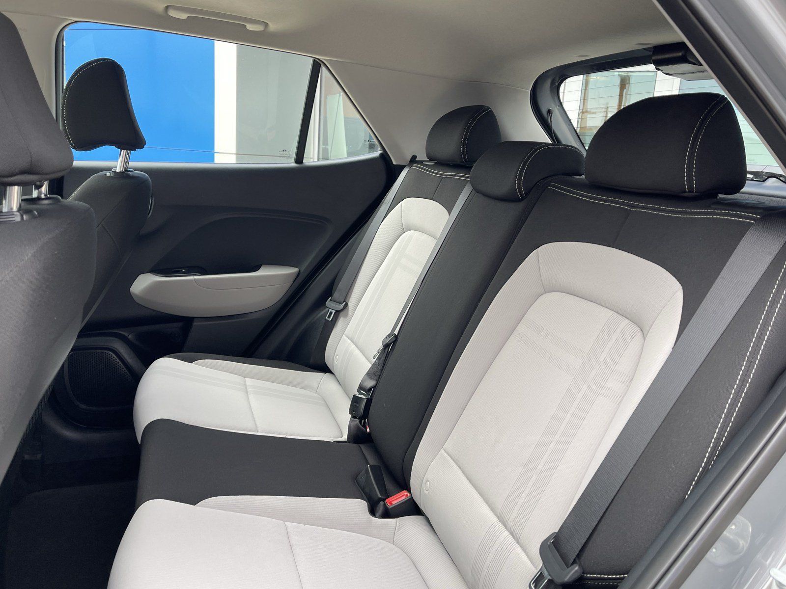 Used 2023 Hyundai Venue SEL FWD image 15