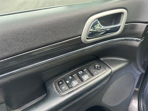 Certified 2021 Jeep Grand Cherokee Limited image 28