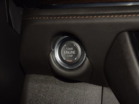 Used 2025 Chevrolet Tahoe High Country AWD/4WD image 34