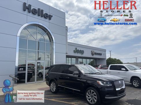 Used 2024 Lincoln Navigator Premiere AWD/4WD image 1