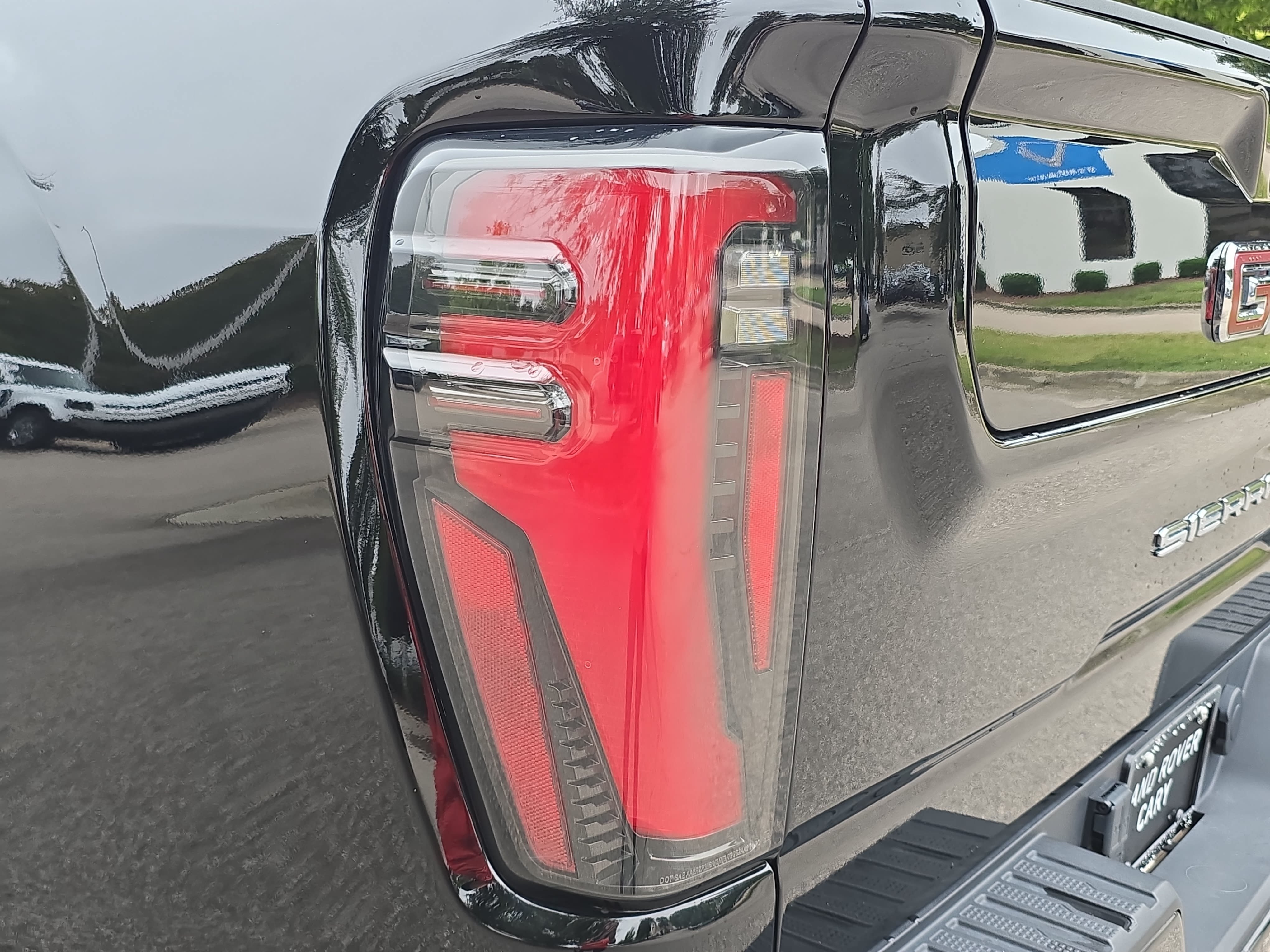 Used 2025 GMC Sierra 2500 AT4 w/ AT4 Premium Plus Package AWD/4WD image 34