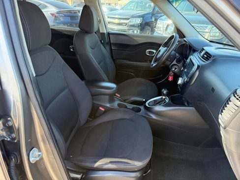 Used 2019 Kia Soul w/ Convenience Package image 12