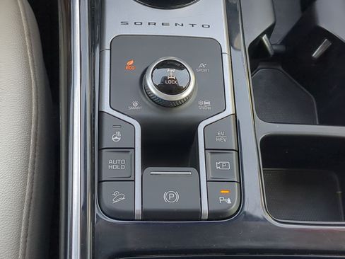 Used 2022 Kia Sorento SX Prestige w/ Panoramic Sunroof Package AWD/4WD image 23