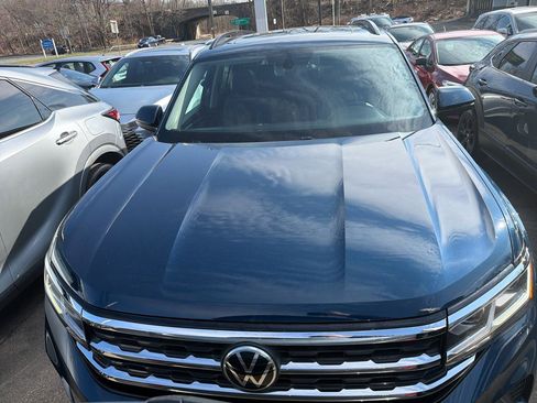 Used 2022 Volkswagen Atlas SE w/ Panoramic Sunroof Package image 2