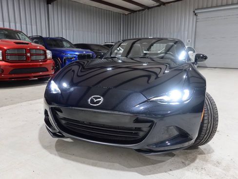 Used 2025 MAZDA MX-5 Miata RF Club RWD image 44
