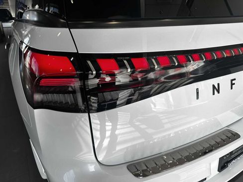 New 2026 INFINITI QX80 4WD image 8