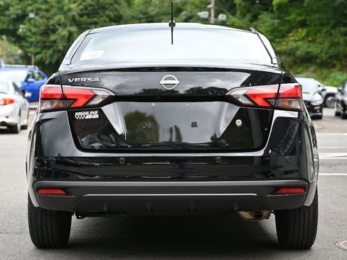 Used 2025 Nissan Versa S FWD image 4