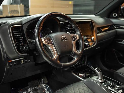 Used 2020 Mitsubishi Outlander GT image 10