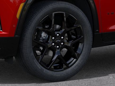 New 2026 Chevrolet Traverse RS w/ LPO, Floor Liner Package AWD/4WD image 9