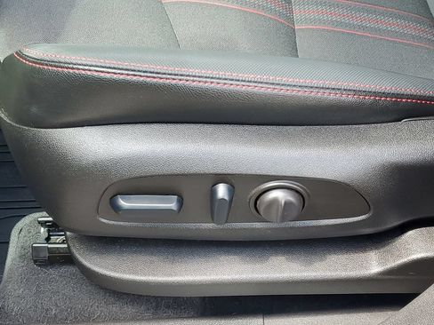 Used 2023 Chevrolet Equinox RS w/ LPO, Floor Liner Package AWD/4WD image 6