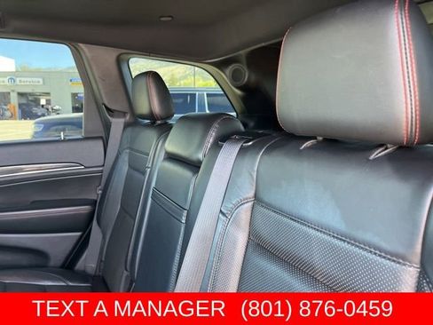 Used 2018 Jeep Grand Cherokee Trailhawk w/ Trailhawk Luxury Group AWD/4WD image 16