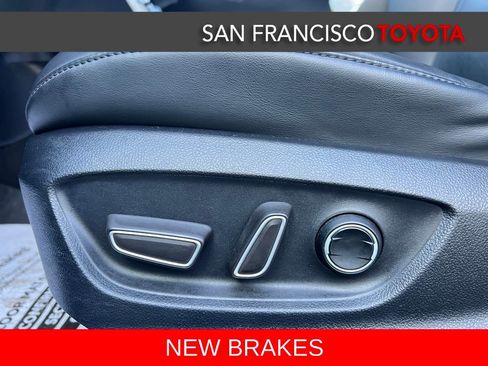 Used 2016 Toyota Prius Four image 11