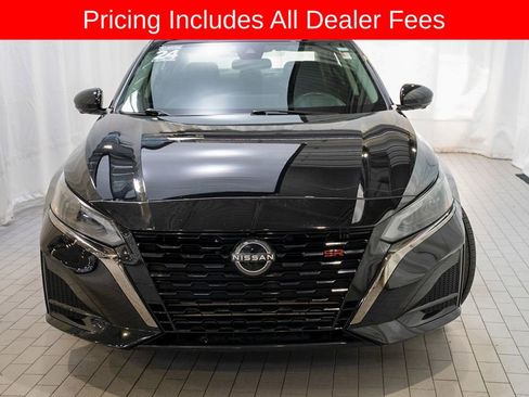 Certified 2024 Nissan Altima 2.0 SR FWD image 2