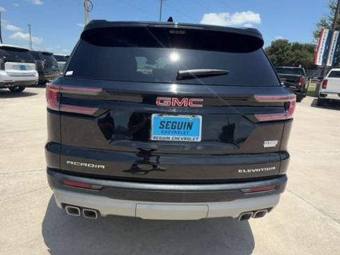 Certified 2026 GMC Acadia Elevation w/ Elevation Premium Package FWD image 7
