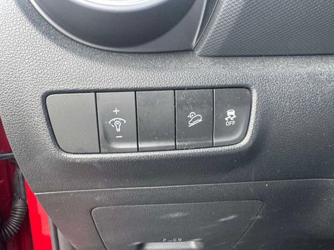 Certified 2022 Hyundai Kona Limited AWD/4WD image 19
