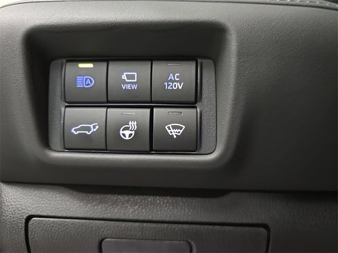 Used 2021 Toyota Highlander Platinum image 29