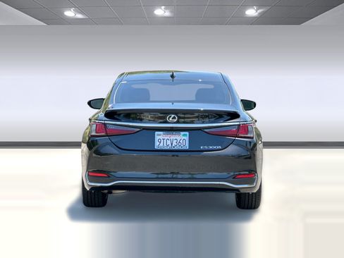 Certified 2025 Lexus ES 300h w/ Premium Package FWD image 9