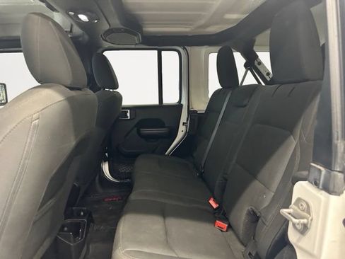 Used 2018 Jeep Wrangler Unlimited Sport S AWD/4WD image 16
