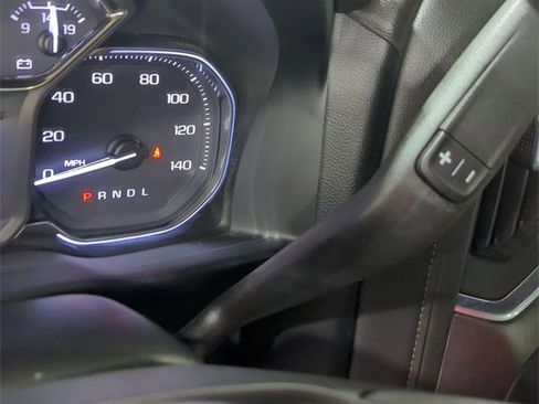 Used 2022 GMC Sierra 2500 AT4 w/ AT4 Preferred Package image 16