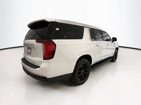 Used 2022 GMC Yukon XL SLT w/ SLT Premium Package AWD/4WD image 7