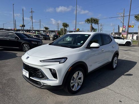 Certified 2025 Buick Encore GX Preferred image 3