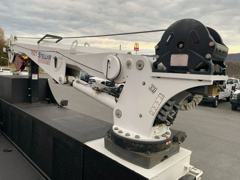 Used 2011 Ford F550 4x4 Regular Cab Super Duty w/ Payload Upgrade Pkg image 42