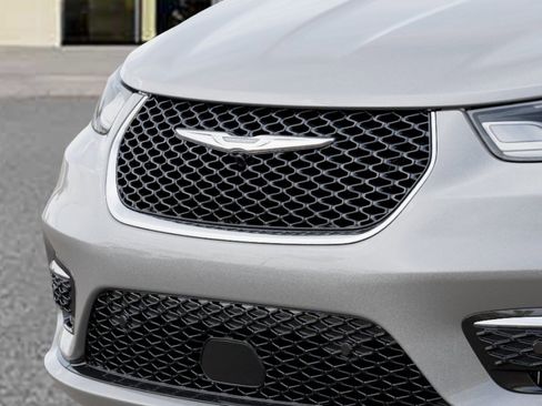 New 2026 Chrysler Pacifica Limited image 11