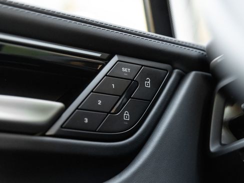 Certified 2026 Porsche Macan 4 Electric AWD/4WD image 19