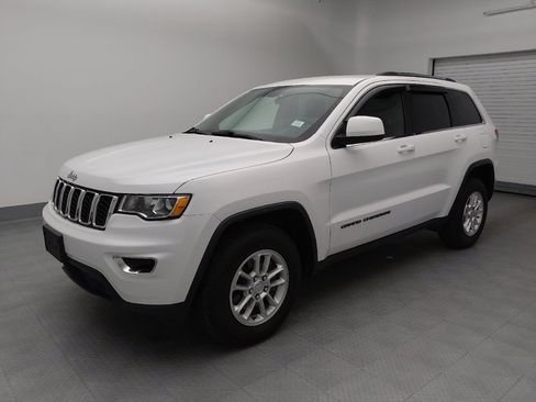 Used 2018 Jeep Grand Cherokee Laredo image 2