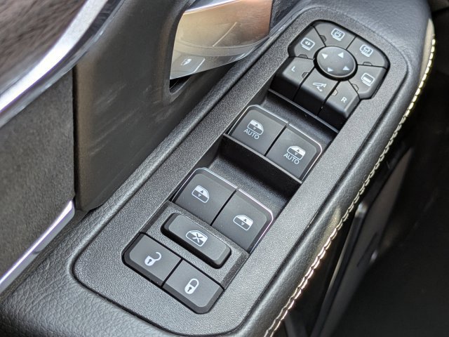 Used 2025 RAM 2500 Laramie RWD image 24