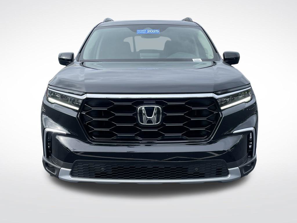 Certified 2025 Honda Pilot Touring image 9
