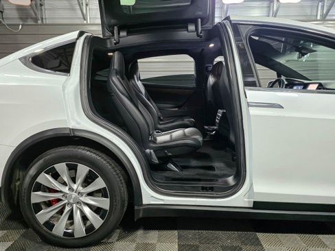 Used 2019 Tesla Model X Performance image 17