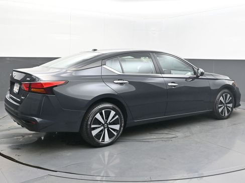 Used 2021 Nissan Altima 2.5 SV image 7