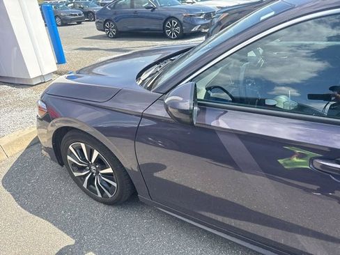 Used 2024 Honda Civic EX-L image 6